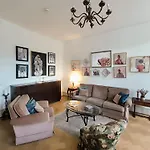 Appartement Baroque Palais Timber House