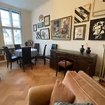 Appartement Baroque Palais Timber House *